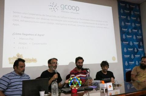charla gcoop en tecnologias libres